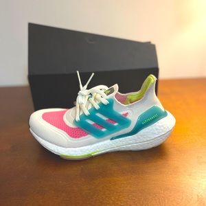Adidas Ultraboost 21 NWT